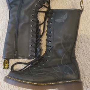 Dr. Martens Black 14-eye zip Combat boot. Size 7